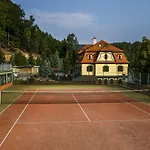 Lovecky Zamecek 3*