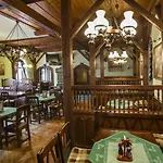 Lovecky Zamecek Hotel 3*
