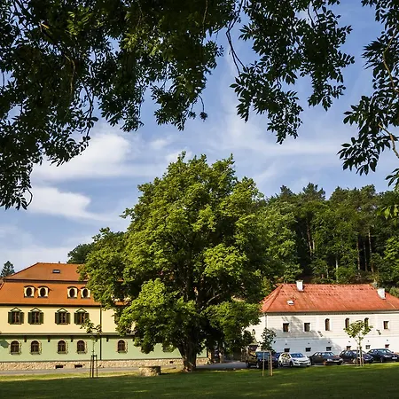 Lovecky Zamecek Hotell 3*