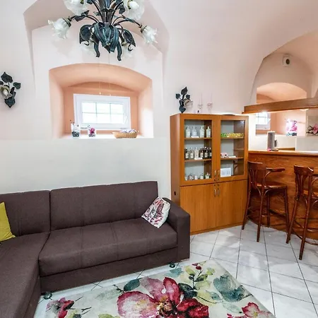 Hotell Lovecky Zamecek Buchlovice