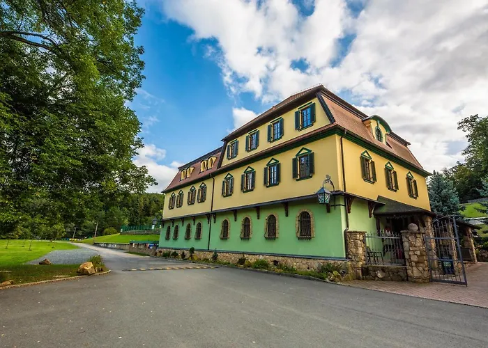 Lovecký Zámeček Hotel Buchlovice