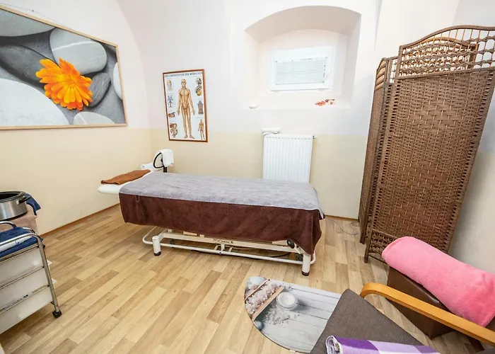 Lovecky Zamecek 3* Buchlovice