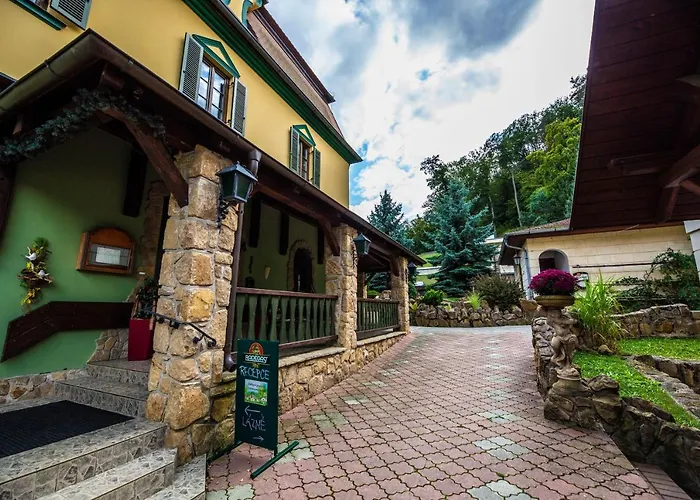 Lovecky Zamecek 3* Buchlovice
